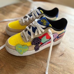 Nike Air Force 1 LV8 size 6.5 boys